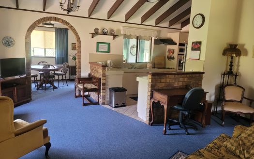 Peaceful Furnished Hideaway Cottage – Semi-Rural Setting