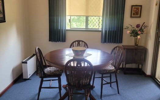 Peaceful Furnished Hideaway Cottage – Semi-Rural Setting