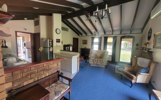 Peaceful Furnished Hideaway Cottage – Semi-Rural Setting