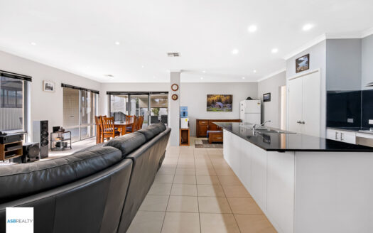 13 Solstice Way, Australind WA 6233