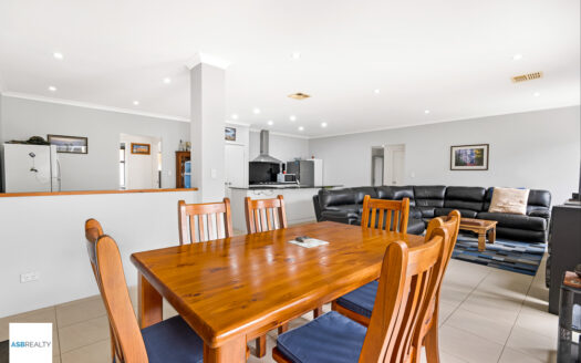 13 Solstice Way, Australind WA 6233