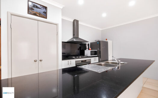 13 Solstice Way, Australind WA 6233