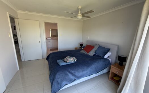 5 Brand Avenue, Usher