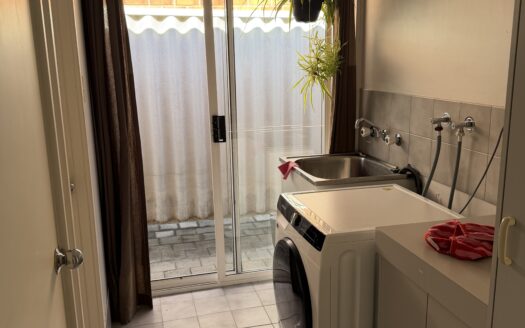 5 Brand Avenue, Usher