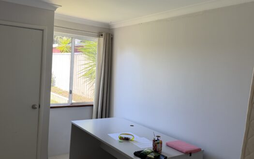 5 Brand Avenue, Usher